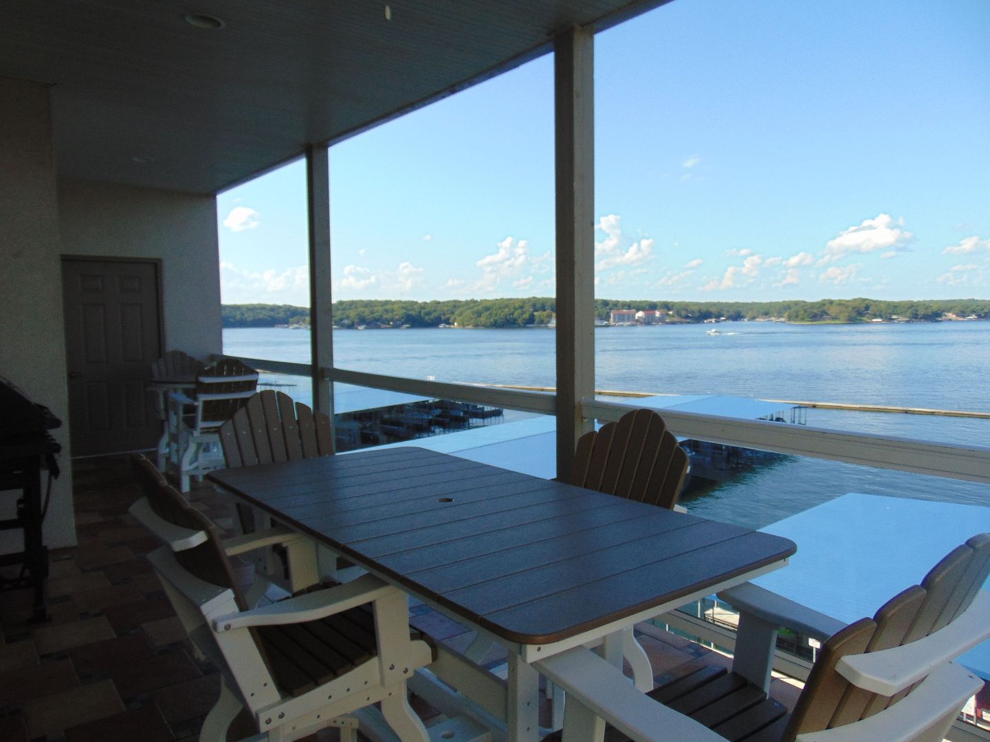 OFF SEASON RENTAL LANDS END PARKWAY CONDOS 201 Lake Job